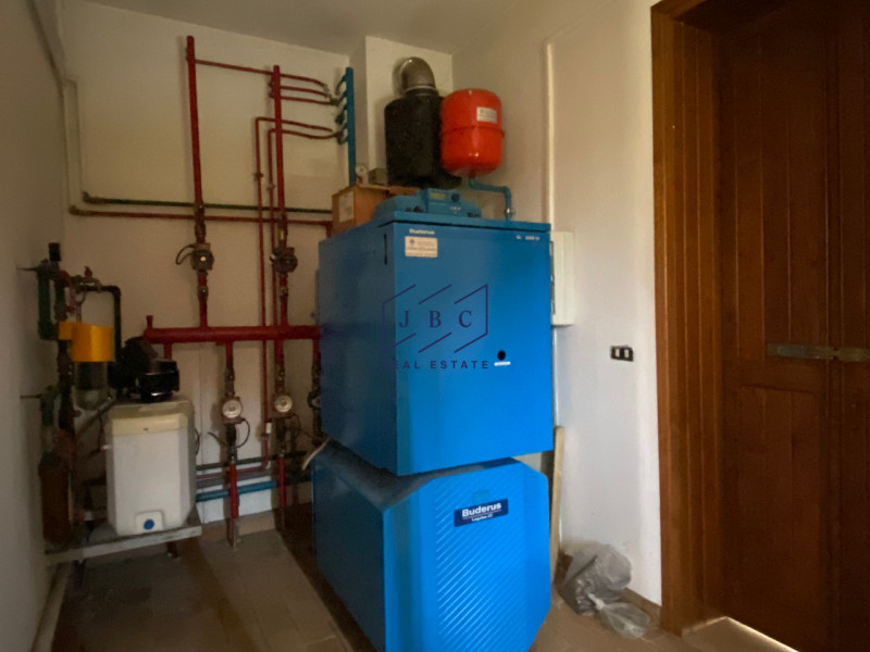 Mansue' - (Treviso)

Proponiamo in vendita villa immersa in un grande giardino curato nei minimi ...