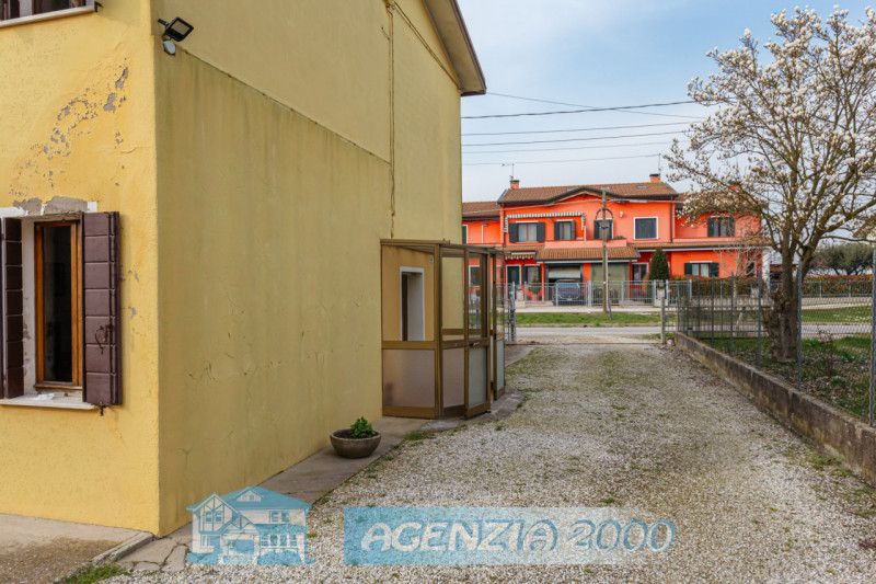 LA TUA OCCASIONE E' A TERRASSA PADOVANA!!! LA CASA GIUSTA PER TE!!! CON AMPIO GIARDINO E TERRENO ...