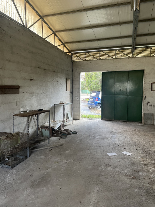 Scopri un'opportunità unica di possedere un incantevole rustico cascina nel cuore della zona di P...