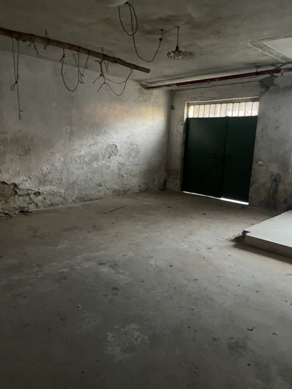 Scopri un'opportunità unica di possedere un incantevole rustico cascina nel cuore della zona di P...