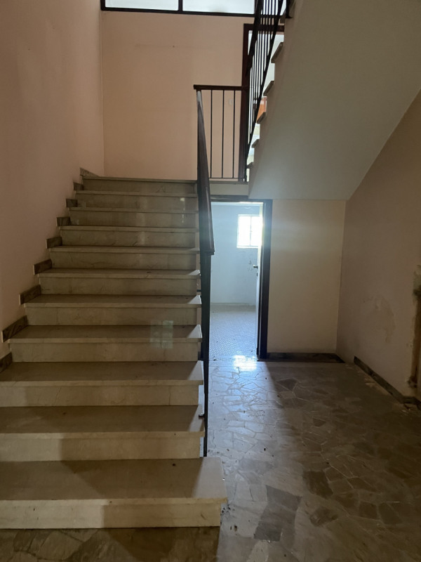 Scopri un'opportunità unica di possedere un incantevole rustico cascina nel cuore della zona di P...