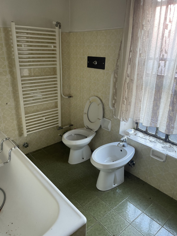 Scopri un'opportunità unica di possedere un incantevole rustico cascina nel cuore della zona di P...