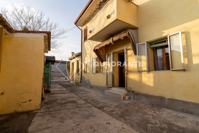 Nella zona più panoramica di Monselice, a pochi minuti dal centro storico e da tutti i principali...