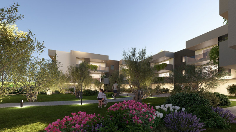 Presentiamo un elegante appartamento trilocale in vendita, situato all'interno di un moderno cond...