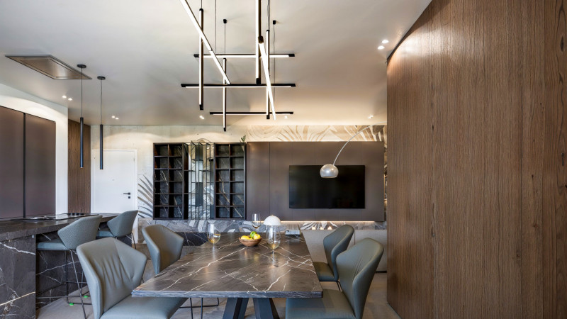 Presentiamo un elegante appartamento trilocale in vendita, situato all'interno di un moderno cond...