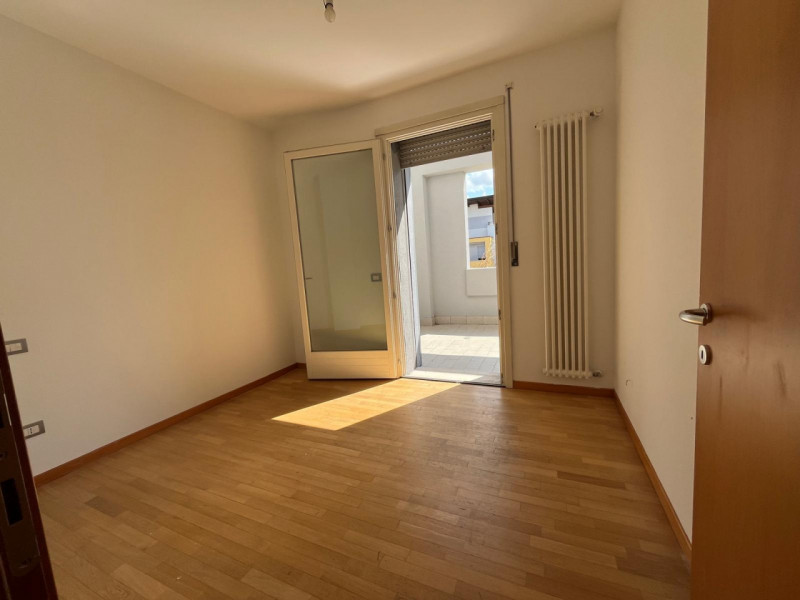 FORCELLINI: CLASSE ENERGETICA A2 - Epgl,nren 54,40 KWh/mq anno.
In tranquillo contesto residenzia...