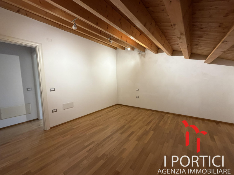 San Martino di Lupari  -


NON CHIAMARE
SOLO REFERENZIATI CON CONTRATTO A TEMPO INDETERMINATO.
SC...