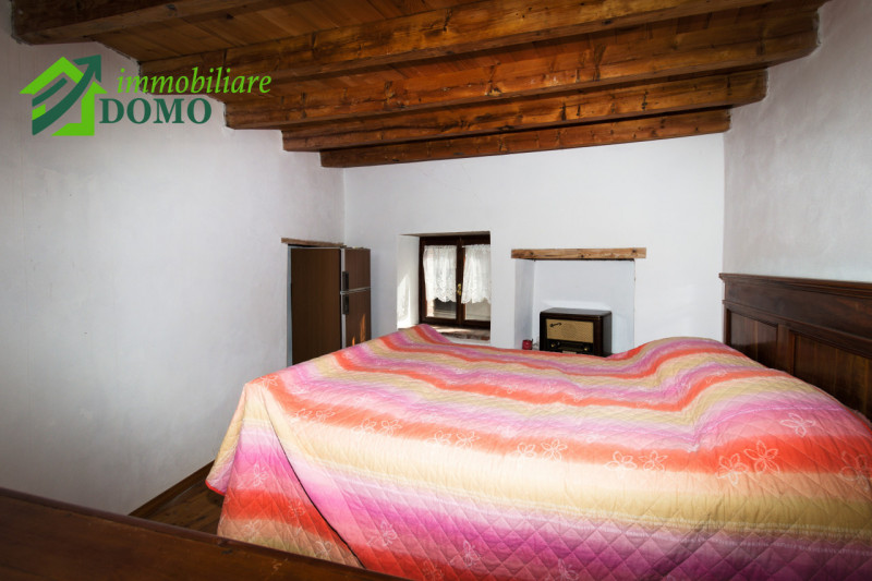 LIMITROFI SCHIO: A soli 12 minuti dal centro di Schio, immerso tra le dolci colline e i boschi ri...