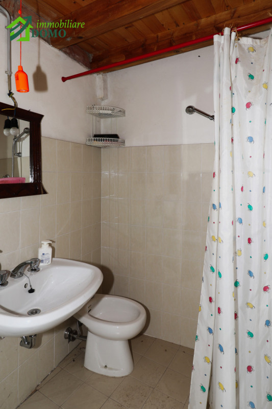 LIMITROFI SCHIO: A soli 12 minuti dal centro di Schio, immerso tra le dolci colline e i boschi ri...