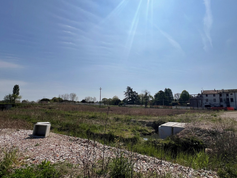 AREA EDIFICABILE IN CENTRO A CAMPEDELLO - VIA CA' TOSATE - Rif. 8364
In posizione interna e silen...