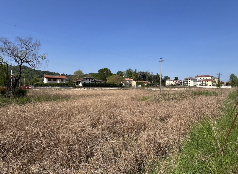 AREA EDIFICABILE IN CENTRO A CAMPEDELLO - VIA CA' TOSATE - Rif. 8364
In posizione interna e silen...