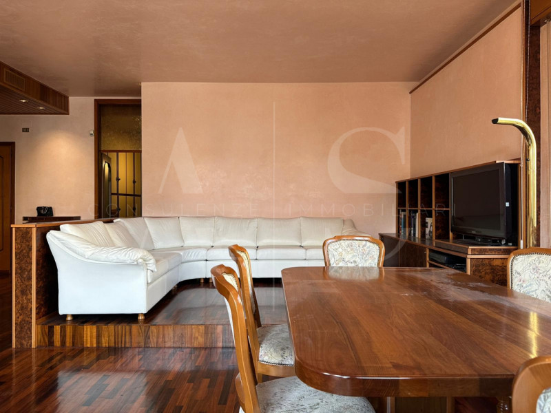 In una delle zone residenziali più comode e servite della città, a due passi da Prato della Valle...