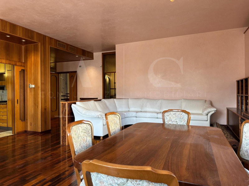 In una delle zone residenziali più comode e servite della città, a due passi da Prato della Valle...