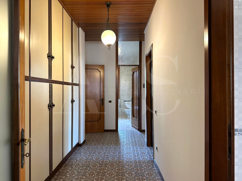 In una delle zone residenziali più comode e servite della città, a due passi da Prato della Valle...