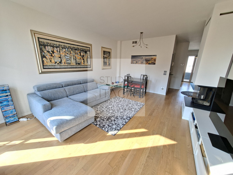 Studio Itaca Immobiliare propone in vendita un appartamento situato nel quartiere Sacra Famiglia,...