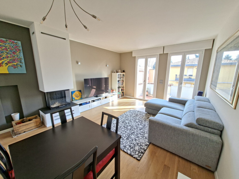 Studio Itaca Immobiliare propone in vendita un appartamento situato nel quartiere Sacra Famiglia,...