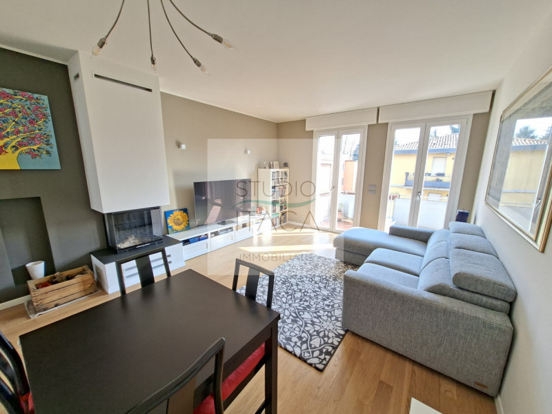 Studio Itaca Immobiliare propone in vendita un appartamento situato nel quartiere Sacra Famiglia,...