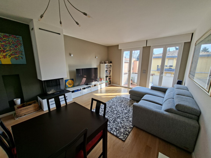 Studio Itaca Immobiliare propone in vendita un appartamento situato nel quartiere Sacra Famiglia,...