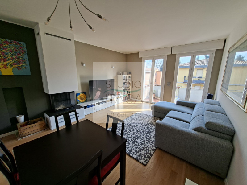 Studio Itaca Immobiliare propone in vendita un appartamento situato nel quartiere Sacra Famiglia,...