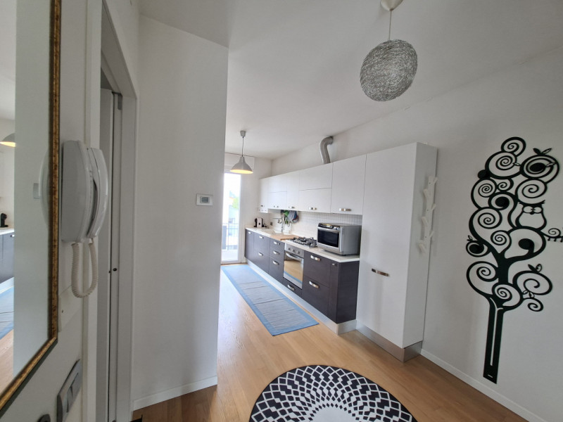 Studio Itaca Immobiliare propone in vendita un appartamento situato nel quartiere Sacra Famiglia,...