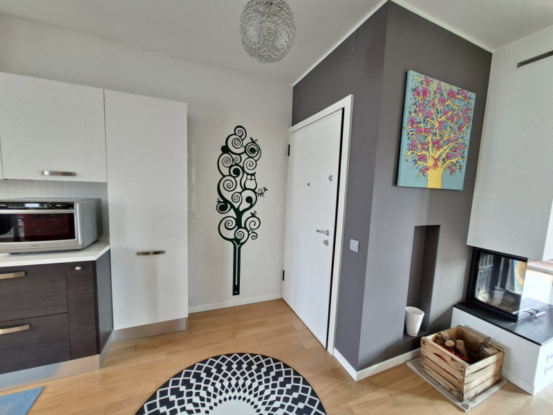 Studio Itaca Immobiliare propone in vendita un appartamento situato nel quartiere Sacra Famiglia,...