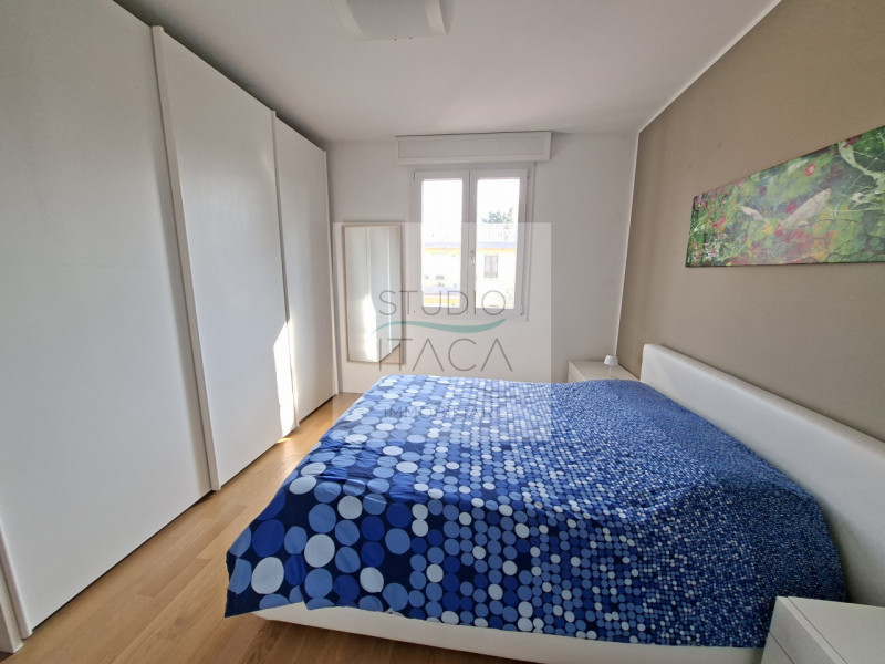 Studio Itaca Immobiliare propone in vendita un appartamento situato nel quartiere Sacra Famiglia,...