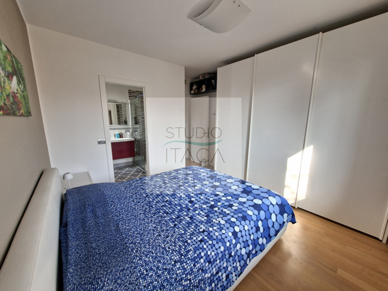 Studio Itaca Immobiliare propone in vendita un appartamento situato nel quartiere Sacra Famiglia,...