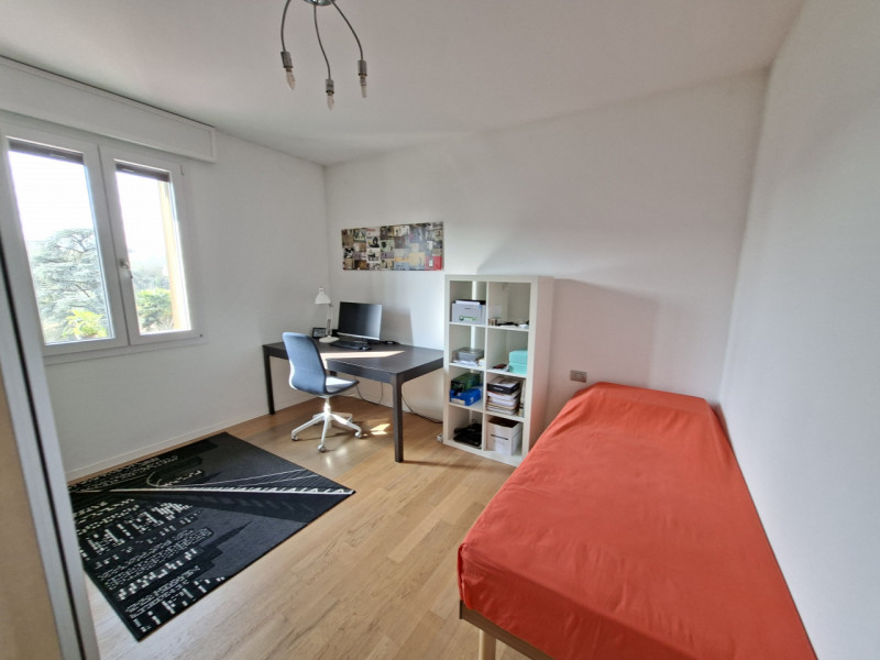 Studio Itaca Immobiliare propone in vendita un appartamento situato nel quartiere Sacra Famiglia,...