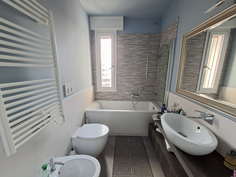 Studio Itaca Immobiliare propone in vendita un appartamento situato nel quartiere Sacra Famiglia,...