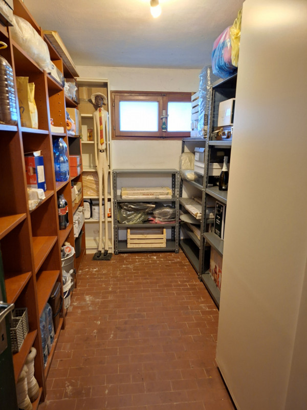 Studio Itaca Immobiliare propone in vendita un appartamento situato nel quartiere Sacra Famiglia,...