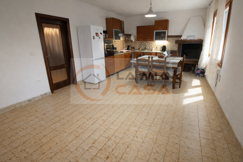 VIGONZA: Porzione di bifamiliare tutta al piano terra. E' la casa ideale per chi cerca grandi spa...