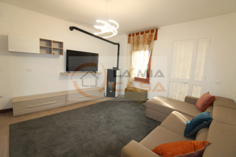 VIGONZA: Porzione di bifamiliare tutta al piano terra. E' la casa ideale per chi cerca grandi spa...