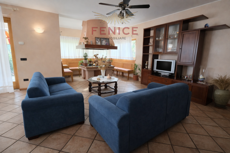 Nel cuore della tranquilla frazione di Guarda, a pochi minuti dal centro di Montebelluna, si prop...