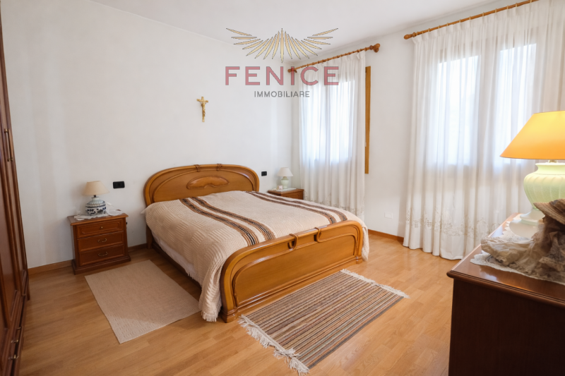 Nel cuore della tranquilla frazione di Guarda, a pochi minuti dal centro di Montebelluna, si prop...