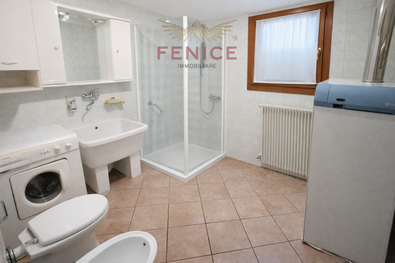 Nel cuore della tranquilla frazione di Guarda, a pochi minuti dal centro di Montebelluna, si prop...