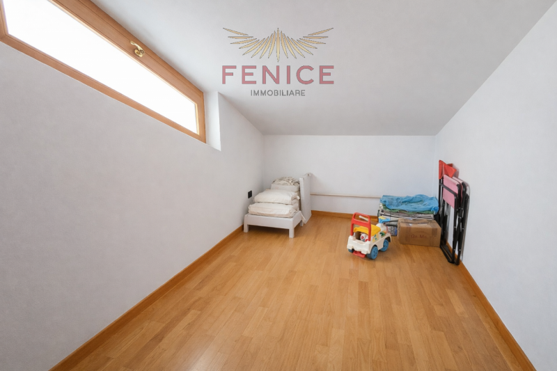 Nel cuore della tranquilla frazione di Guarda, a pochi minuti dal centro di Montebelluna, si prop...