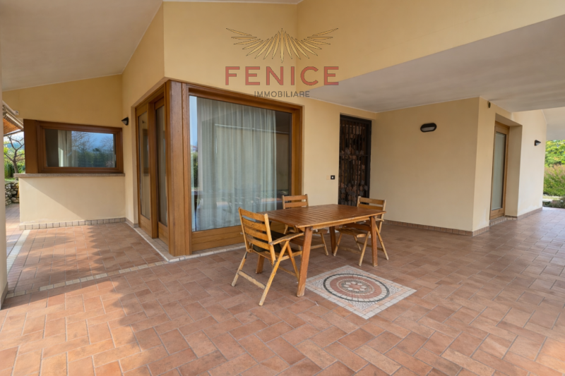 Nel cuore della tranquilla frazione di Guarda, a pochi minuti dal centro di Montebelluna, si prop...