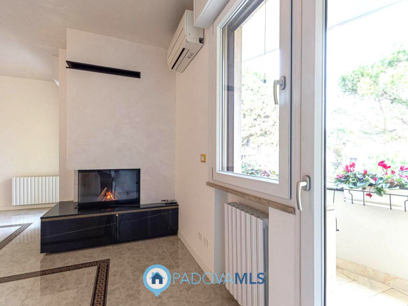 Immobile in esclusiva al Gruppo Padova MLS

Nel cuore di Abano Terme, in via Previtali, proponiam...