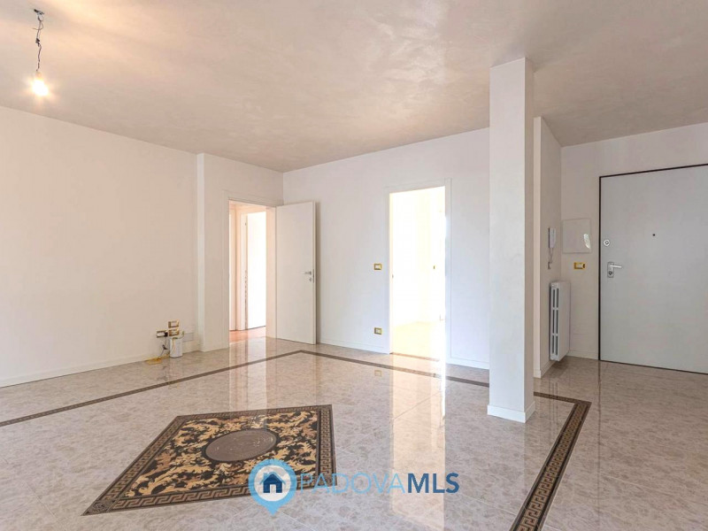 Immobile in esclusiva al Gruppo Padova MLS

Nel cuore di Abano Terme, in via Previtali, proponiam...