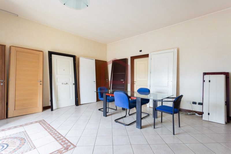 Mogliano Veneto: via Tiepolo, in posizione comoda alle principali arterie stradali, proponiamo in...