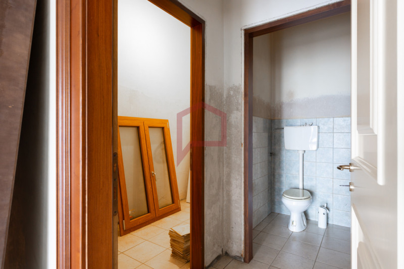 Mogliano Veneto: via Tiepolo, in posizione comoda alle principali arterie stradali, proponiamo in...