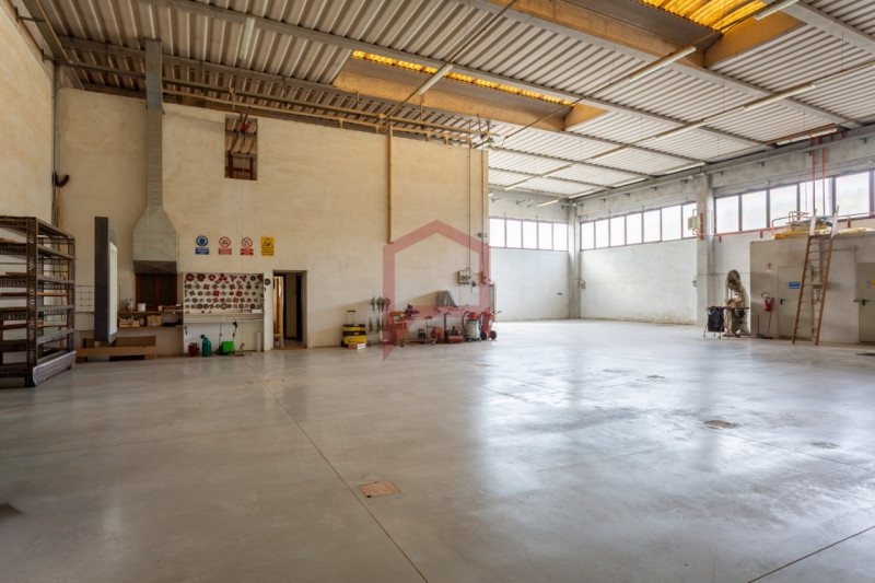 Mogliano Veneto: via Tiepolo, in posizione comoda alle principali arterie stradali, proponiamo in...