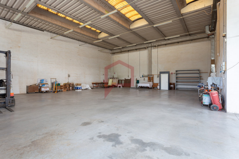 Mogliano Veneto: via Tiepolo, in posizione comoda alle principali arterie stradali, proponiamo in...