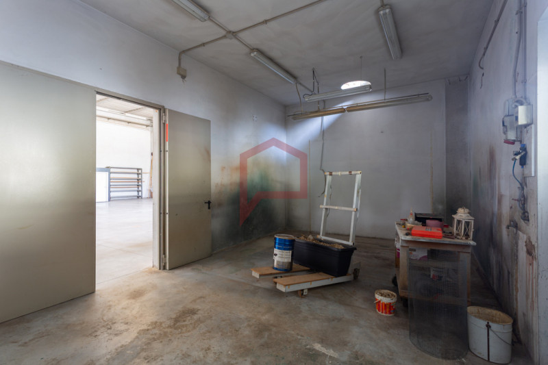 Mogliano Veneto: via Tiepolo, in posizione comoda alle principali arterie stradali, proponiamo in...