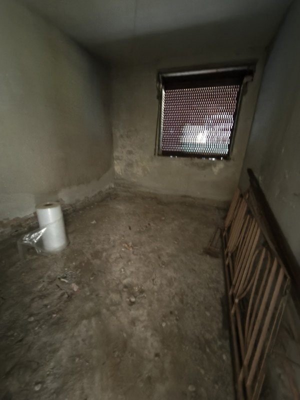 Nel pieno centro di Mestrino, in posizione comoda a tutti i servizi, proponiamo casa singola terr...