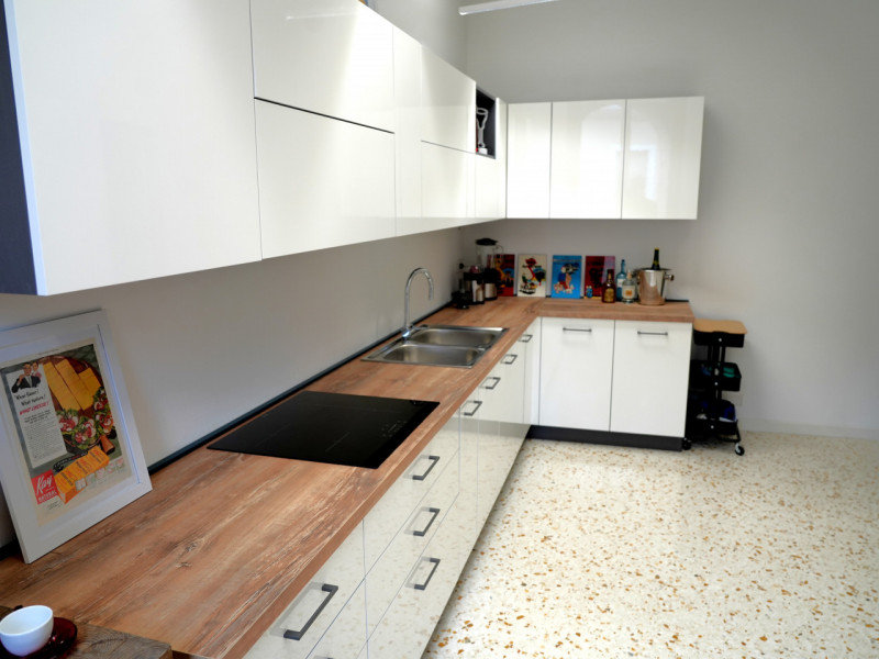 Nel pieno centro storico di Montagnana, all'angolo della Piazza Vittorio Emanuele II, proponiamo ...