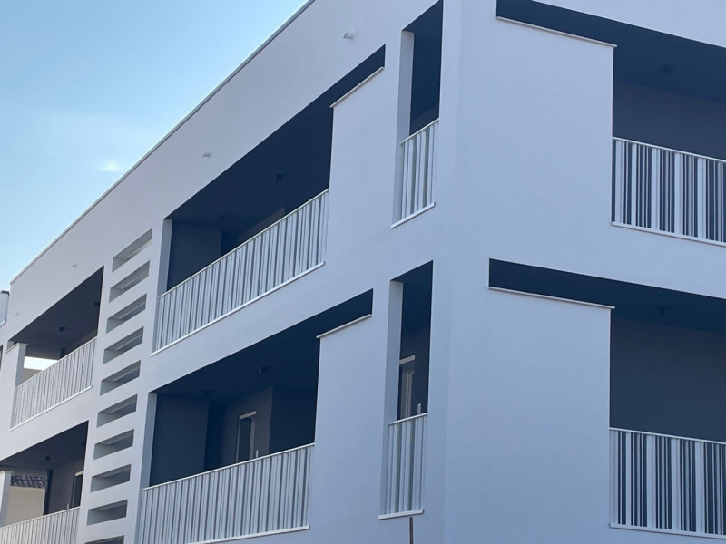 PADOVA - ZONA MADONNA PELLEGRINA

La soluzione disposta su un unico livello si sviluppa con:
- in...