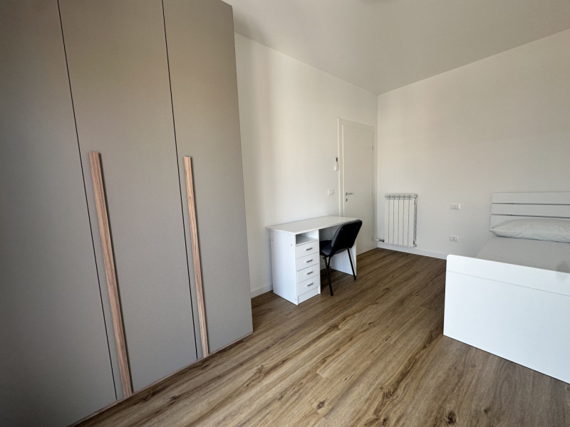 Camera singola con bagno privato, per una persona, per lavoratori / studenti. A 200 metri dagli o...