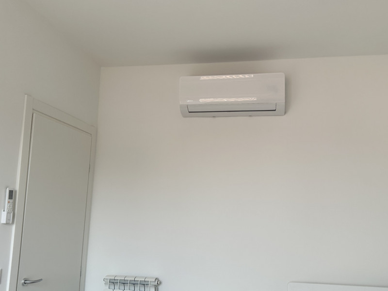 Camera singola, per una persona, arredi nuovi. Ideale per lavoratrici o studentesse. Pianta alleg...