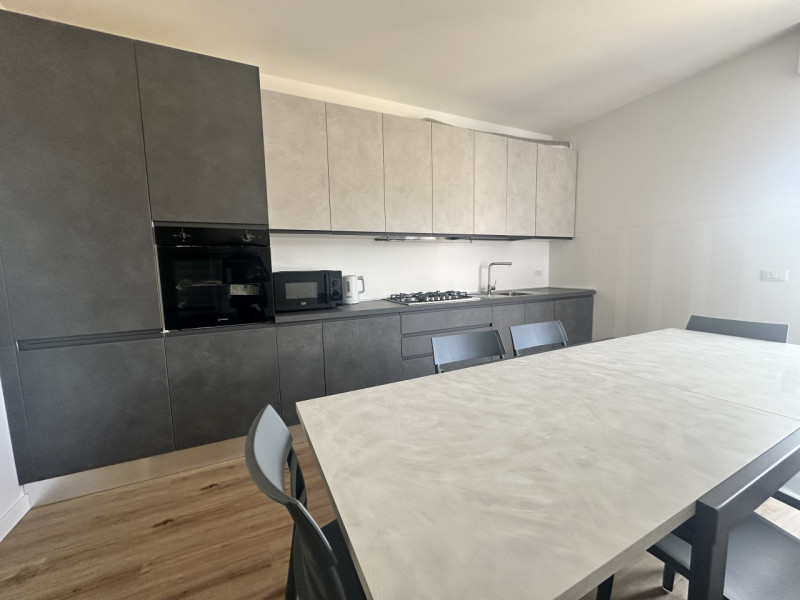 Camera singola con bagno privato, per una persona, per lavoratori / studenti. A 200 metri dagli o...